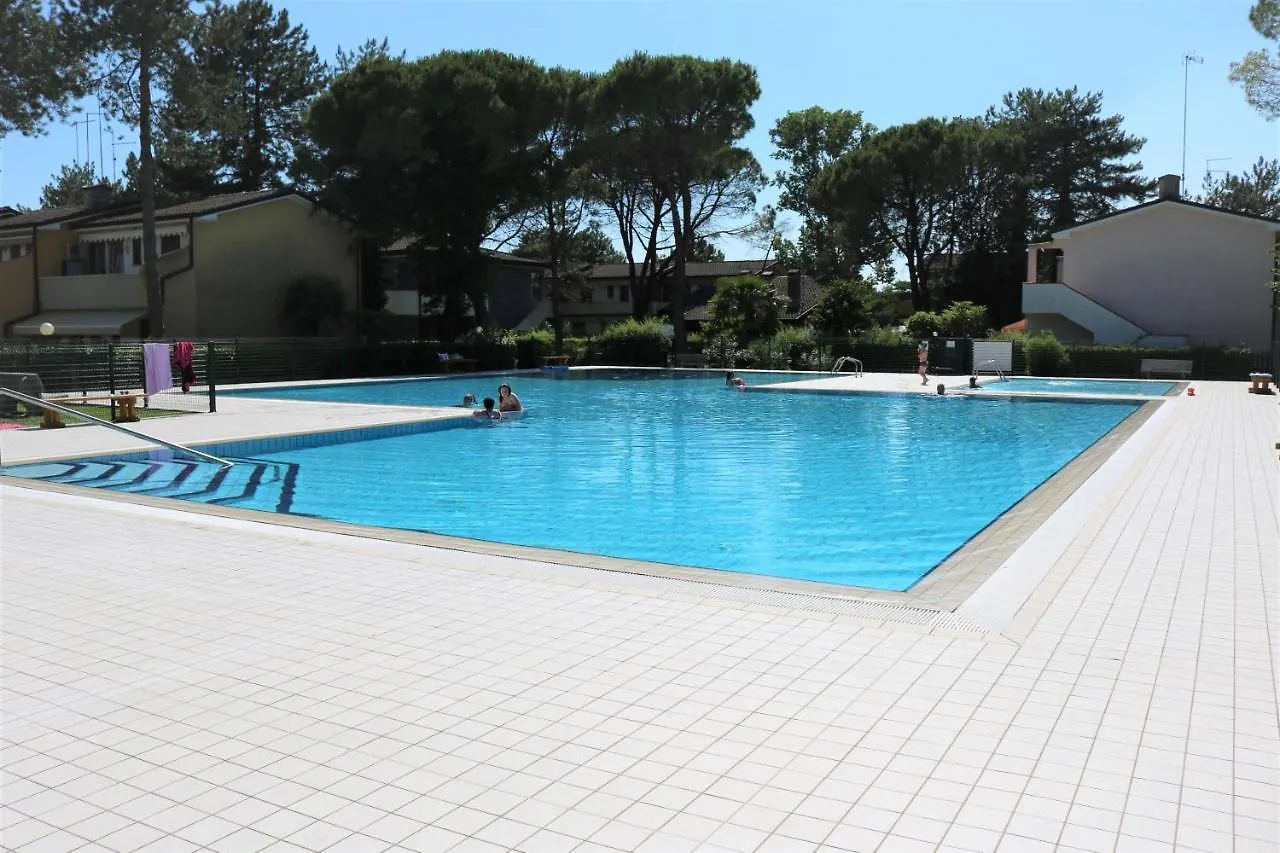 Apartment In Exclusive Holiday Complex - Beahost Bibione 0*,